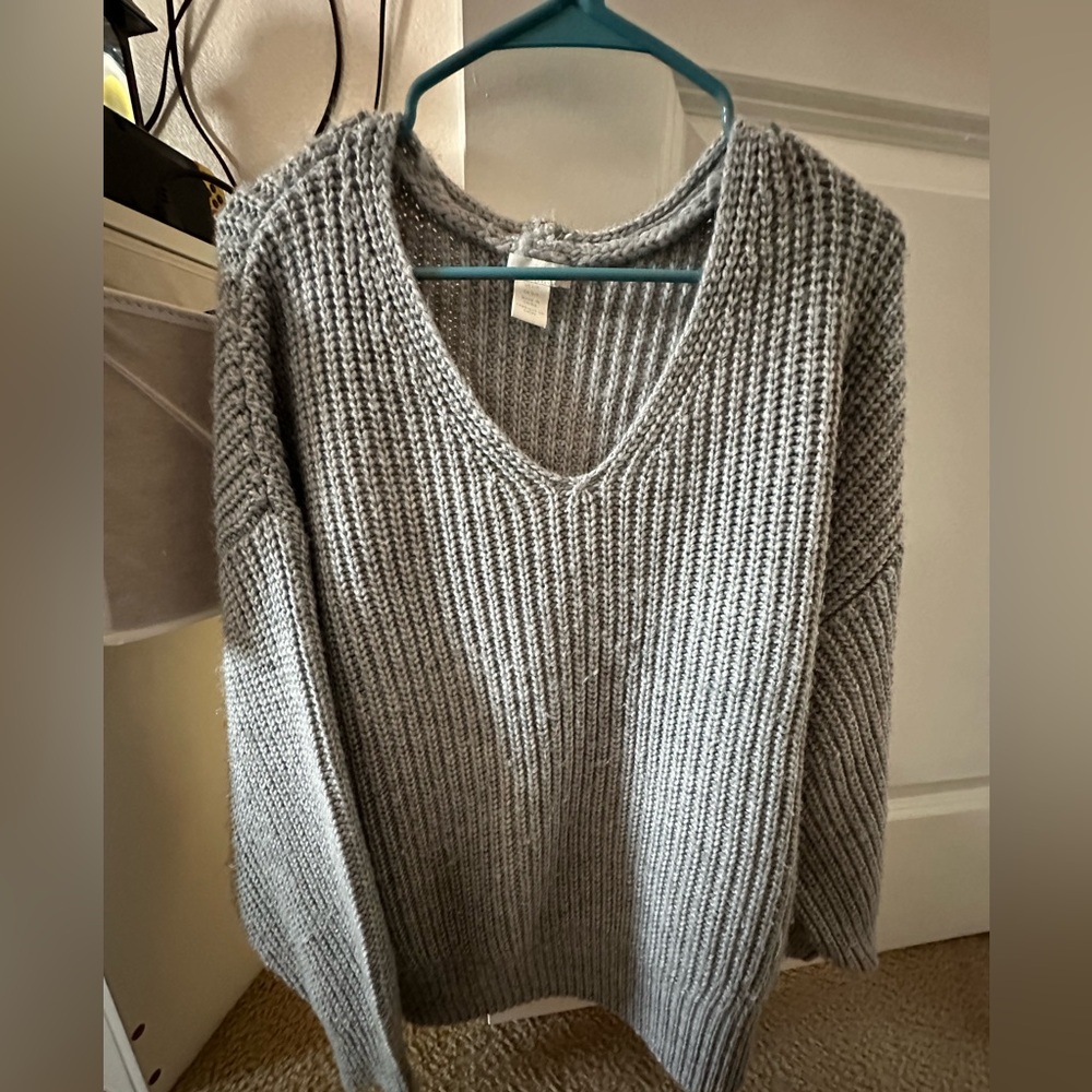 H&M Thick Gray Sweater with Shallow V-Neck